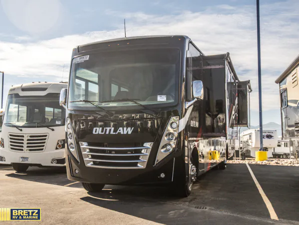 2021 Thor Motor Coach Outlaw 38KB - Photo 3