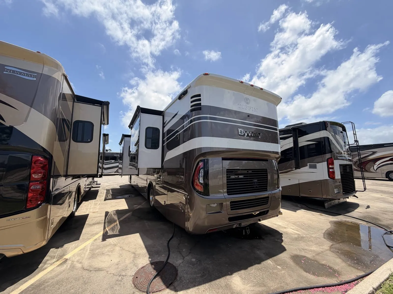 2025 Tiffin Byway 38 CL - Photo 3
