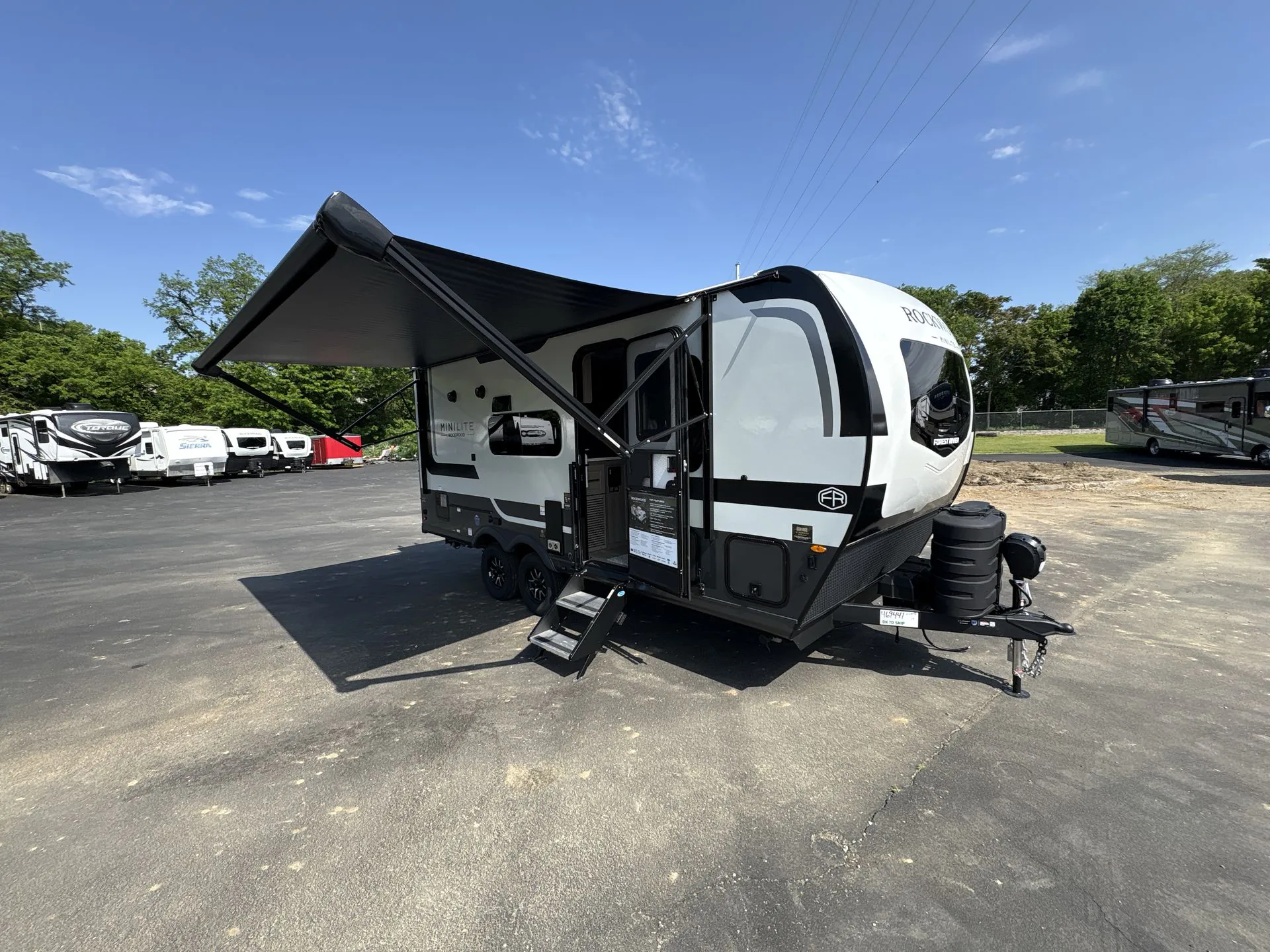 2026 Forest River Rockwood Mini Lite 2108RB - Photo 3