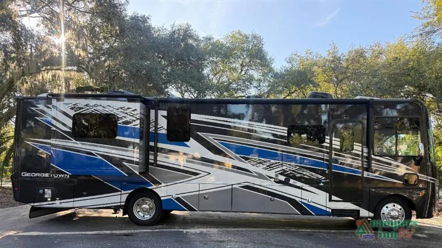 2023 Forest River Georgetown 7 Series GT7 36D7 — Photo 7