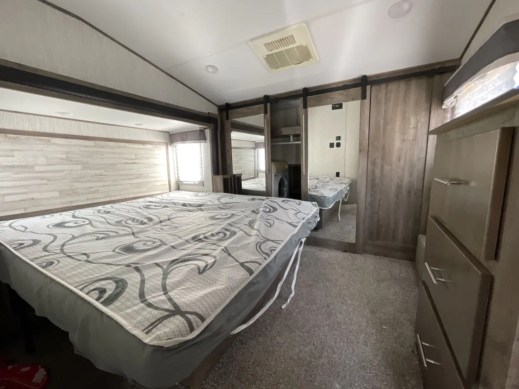 2019 Forest River Sabre 36BHQ, Photos photo 24