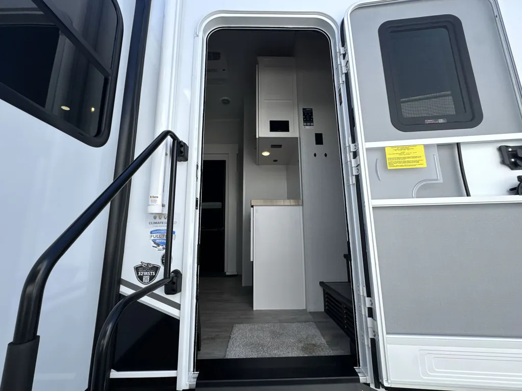 2026 Jayco Eagle 321RSTS, Photos photo 3