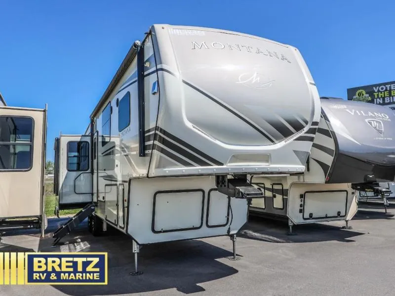 2022 Keystone Montana 3231CK - Photo 2