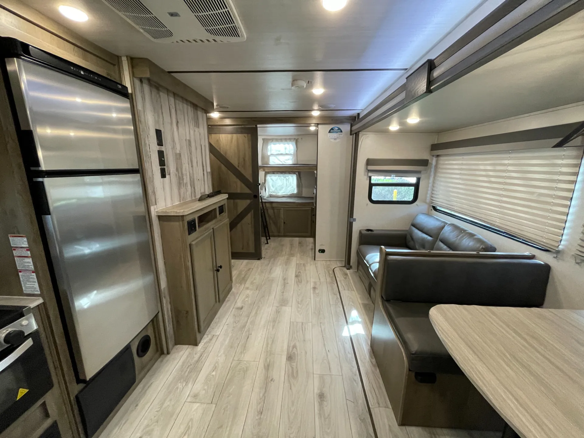 2022 Forest River Surveyor Legend 296QBLE - Photo 3