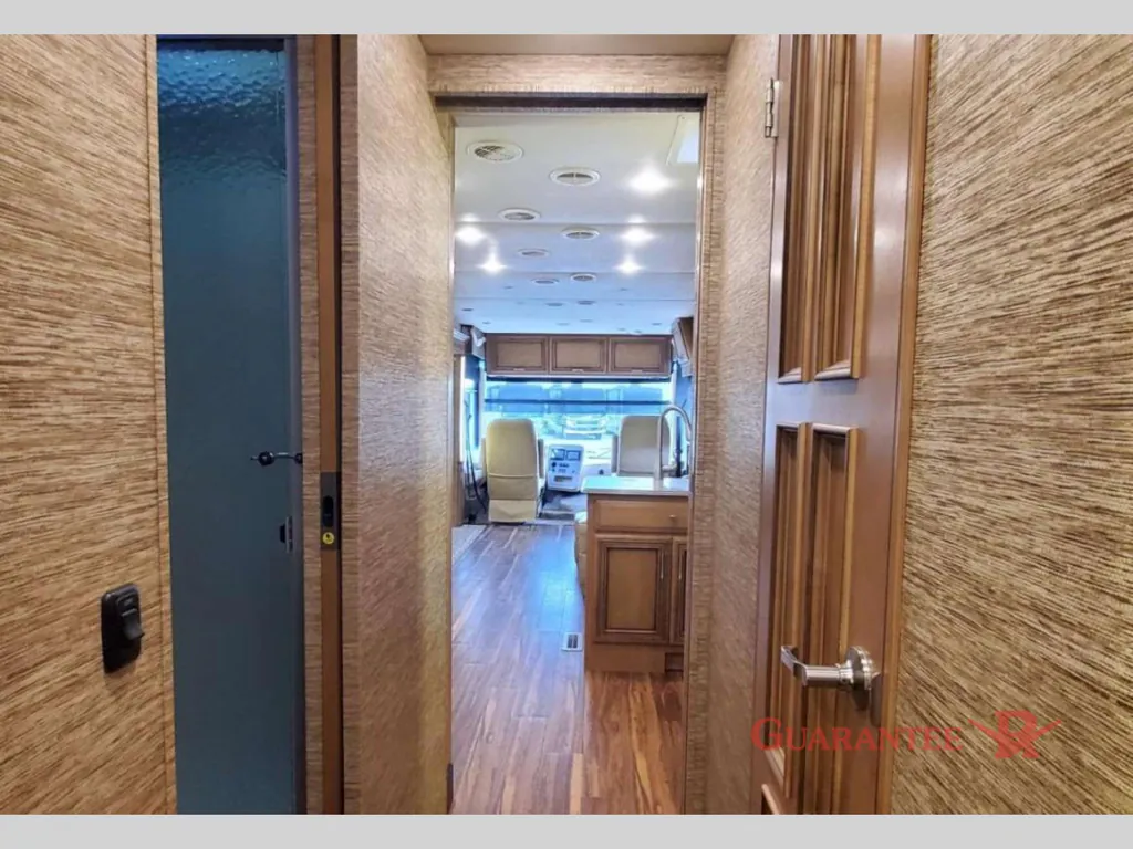 2017 Newmar Canyon Star 3914, Photos photo 16