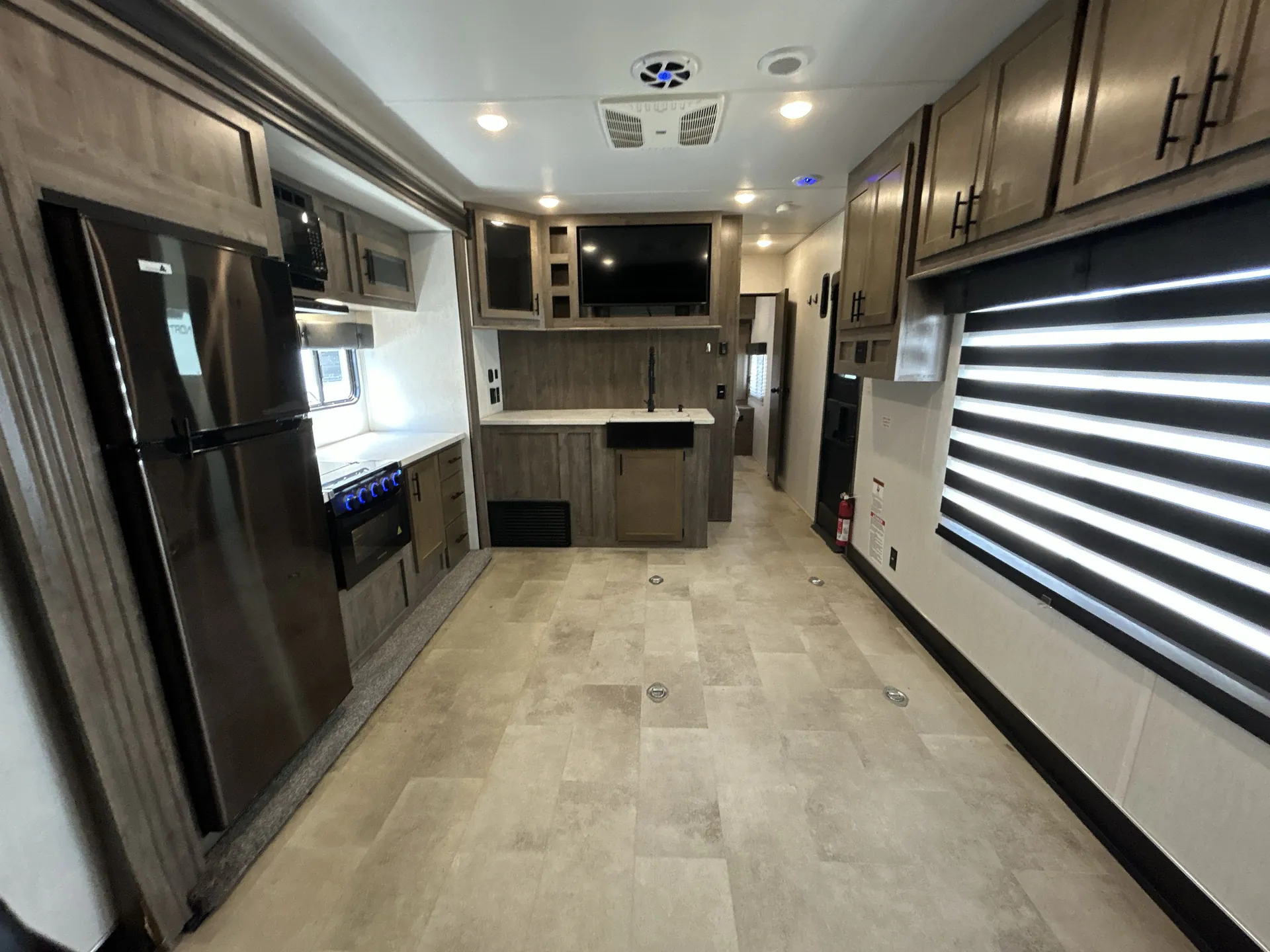 2021 Forest River Vengeance Rogue 26V — living area main