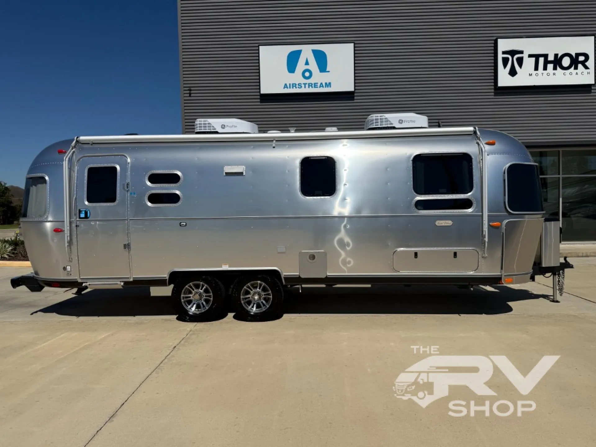 2027 Airstream Trade Wind 27FB TWIN - Photo 3