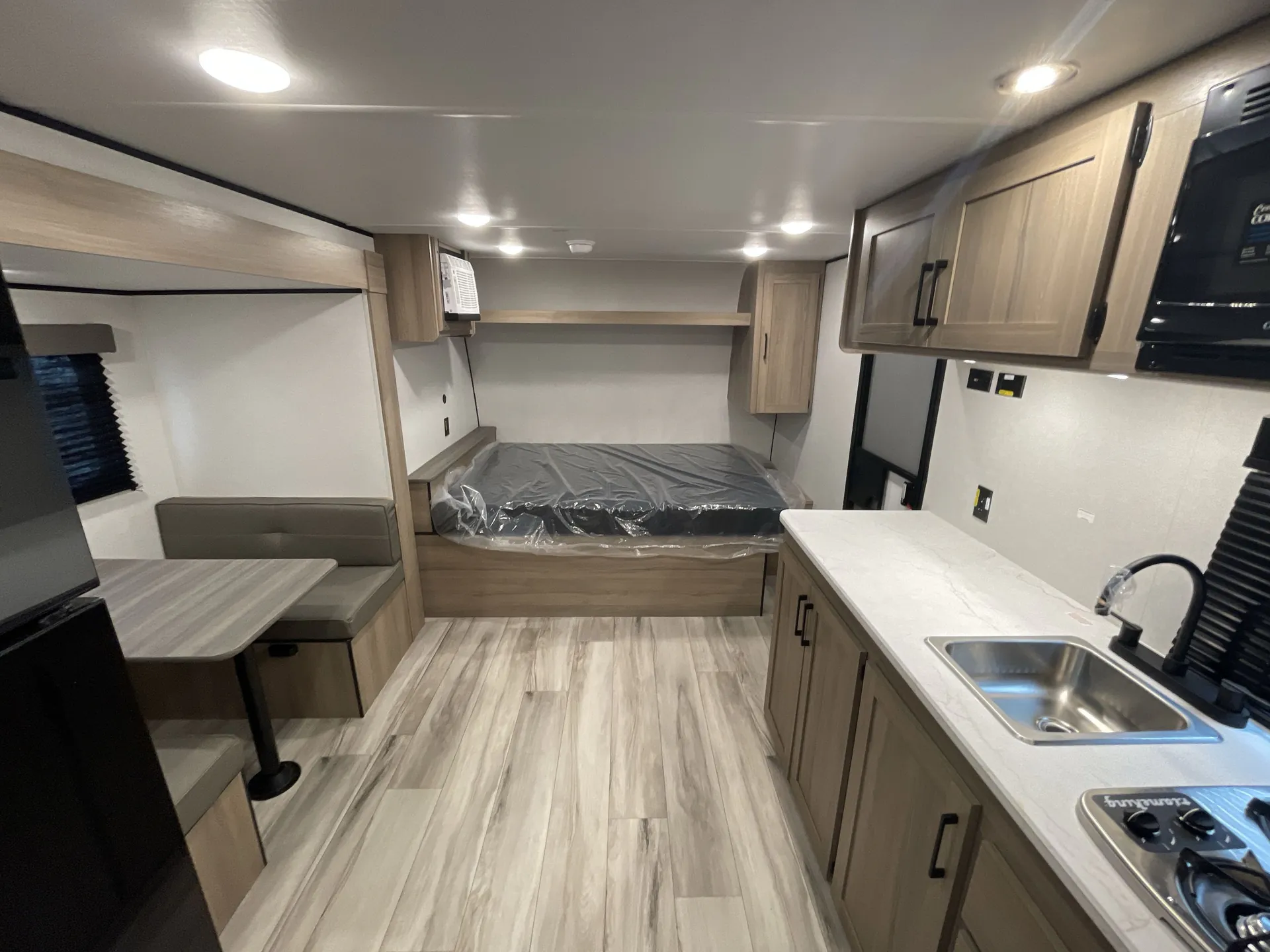 2026 Keystone Coleman 19B — living area main
