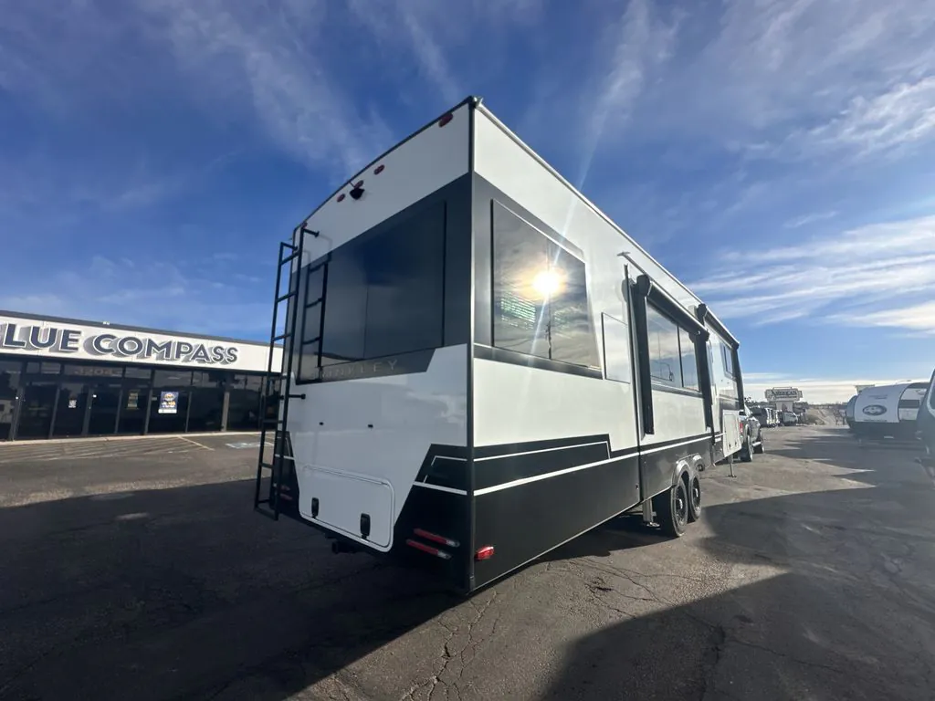 2026 Brinkley Model Z 3515, Photos photo 3