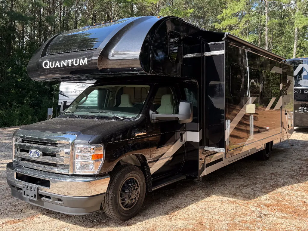 2027 Thor Motor Coach Quantum HS31, Photos photo 56