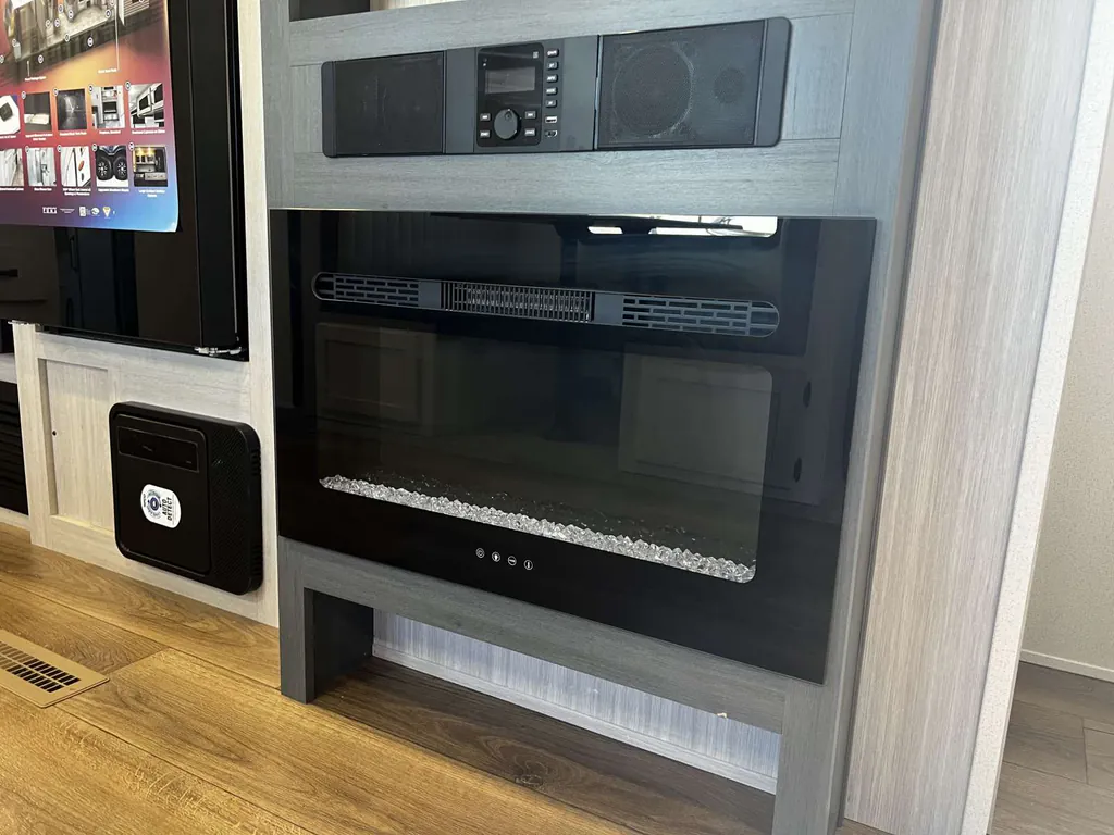 2027 Palomino Puma 337BH, Photos photo 9
