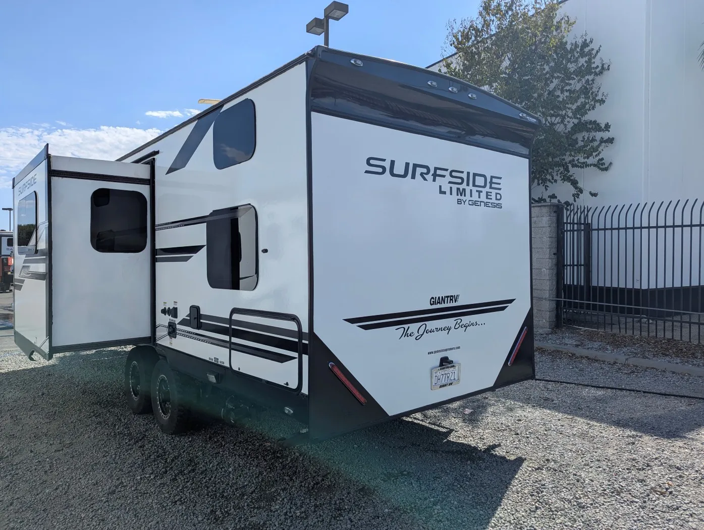 2024 Genesis Supreme Surfside 25BHS - Photo 4