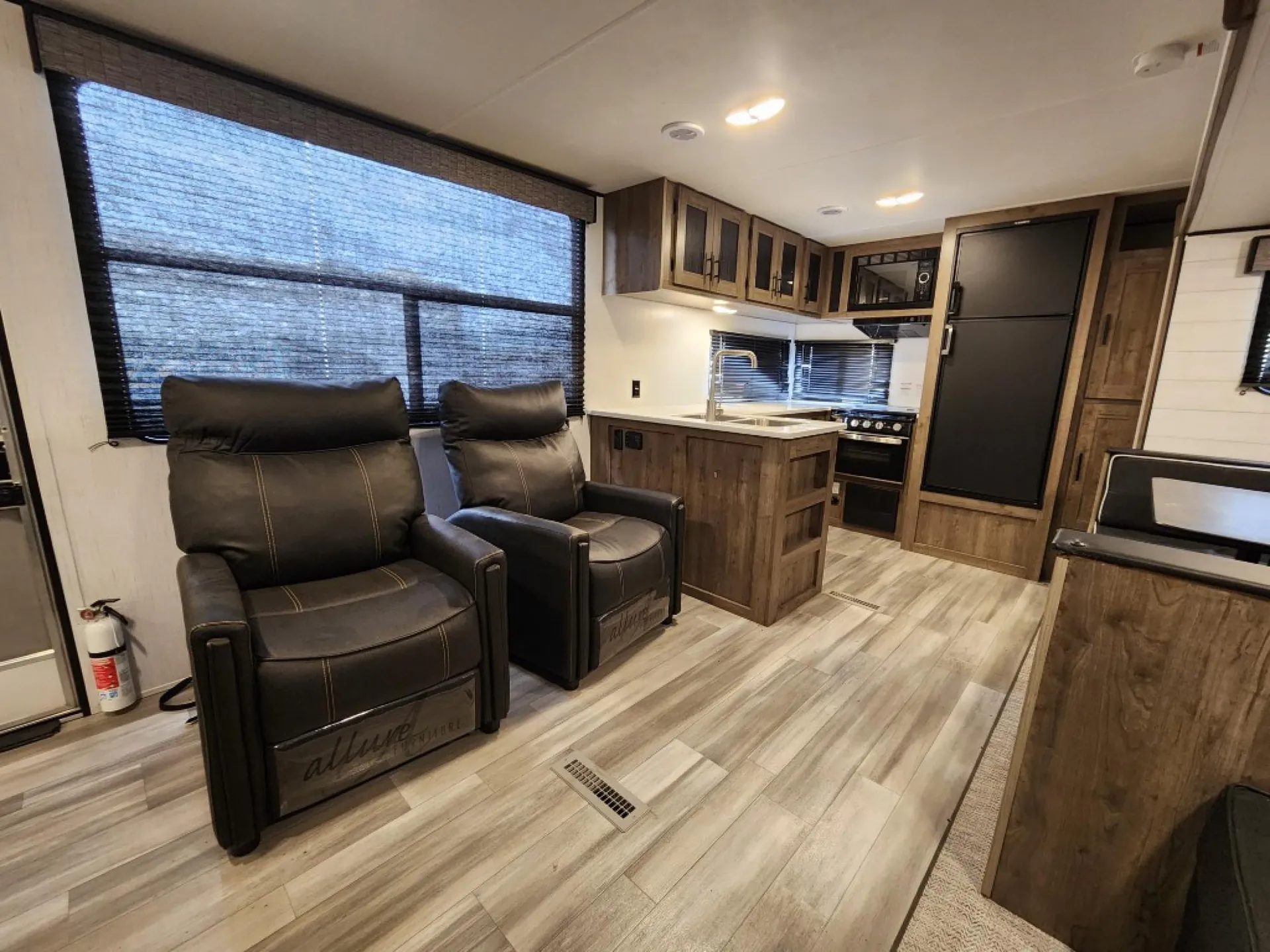 2022 Heartland Pioneer RK300 - Photo 4