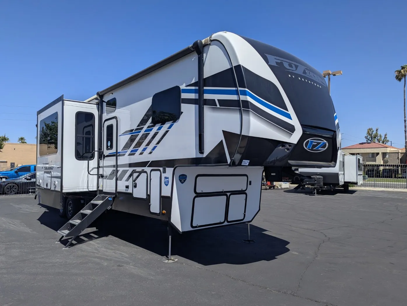 2023 Keystone Fuzion 357 - Photo 2