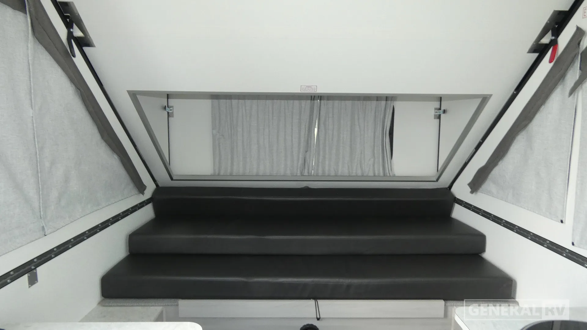 2027 Aliner Classic Rear Sofa - Photo 3