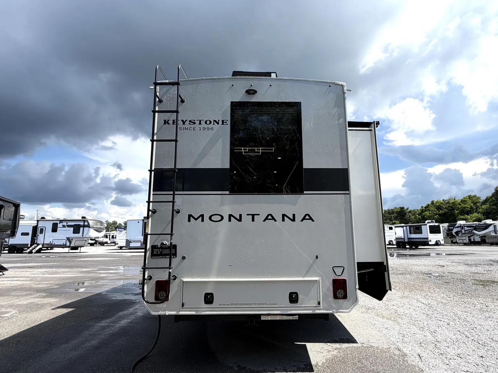 2027 Keystone Rv Montana 3900RK - Photo 4
