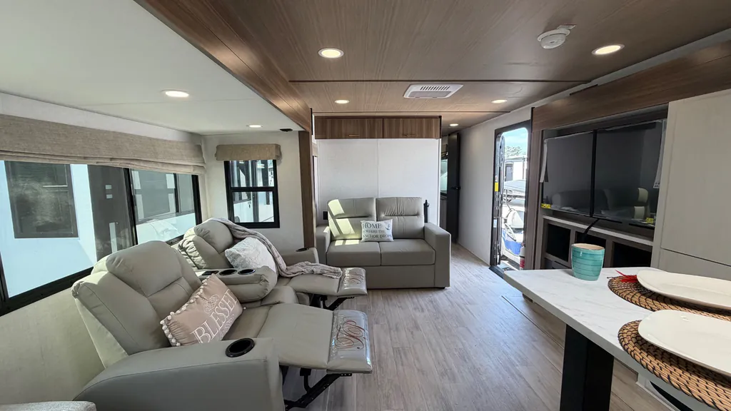 2026 Forest River Vibe 3400XL, Photos photo 27