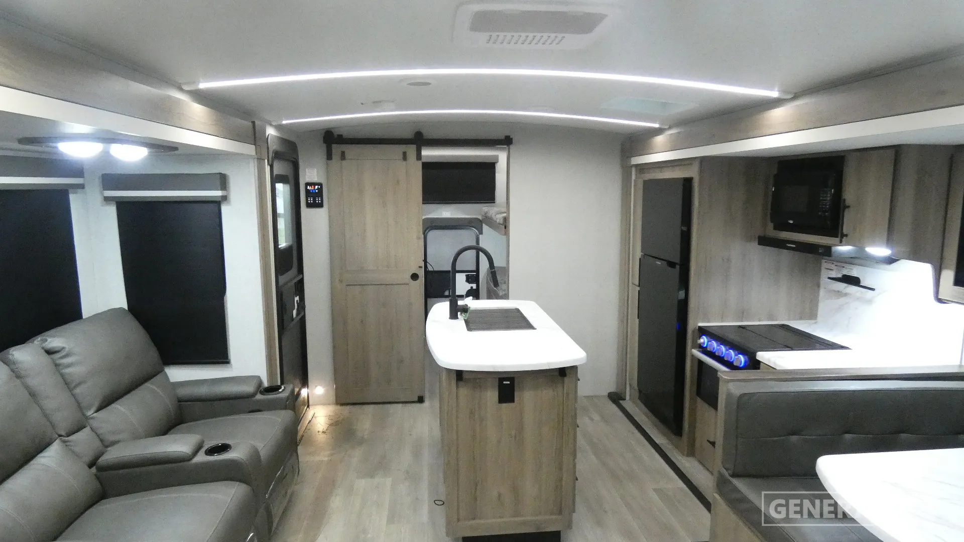 2025 Grand Design Imagine 3210BH - Photo 3
