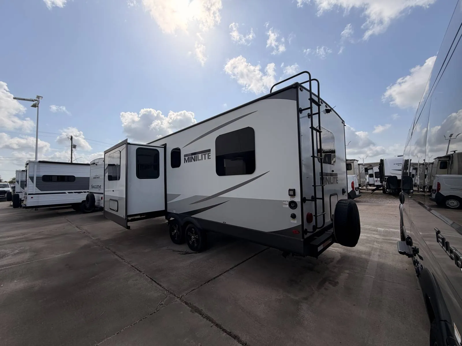 2023 Forest River Rockwood Mini Lite 2506S - Photo 3