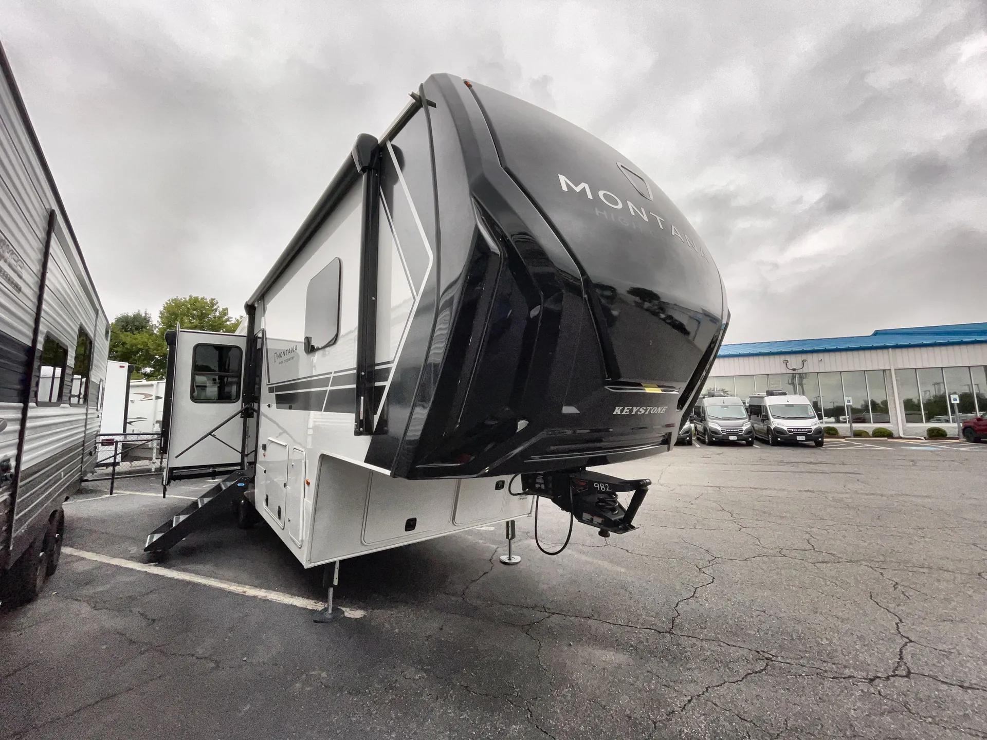 2026 Keystone Montana High Country 290RL - Photo 2