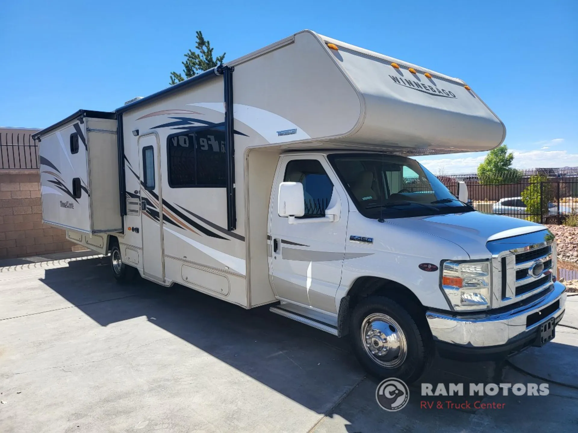 2015 Winnebago Minnie Winnie 31H - Photo 3