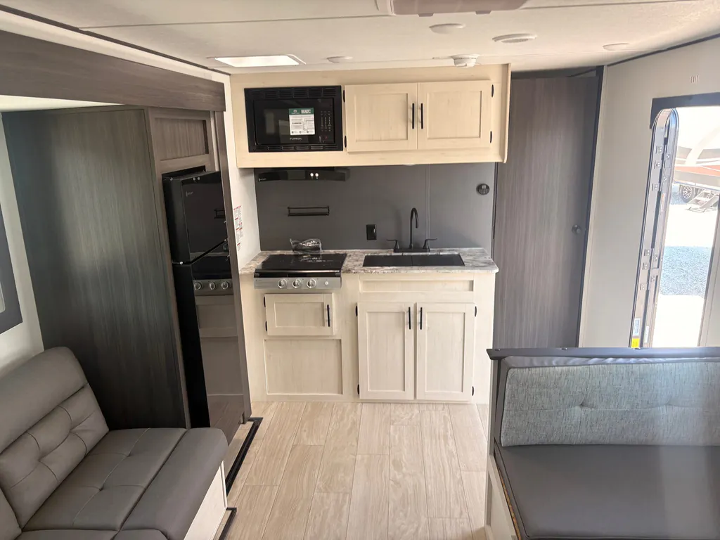 2027 Shasta RVs i-5 Edition 525RS, Photos photo 27