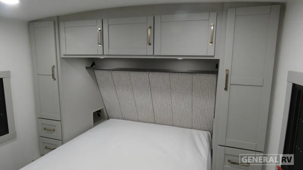 2025 Brinkley Model Z Air 285, Photos photo 8