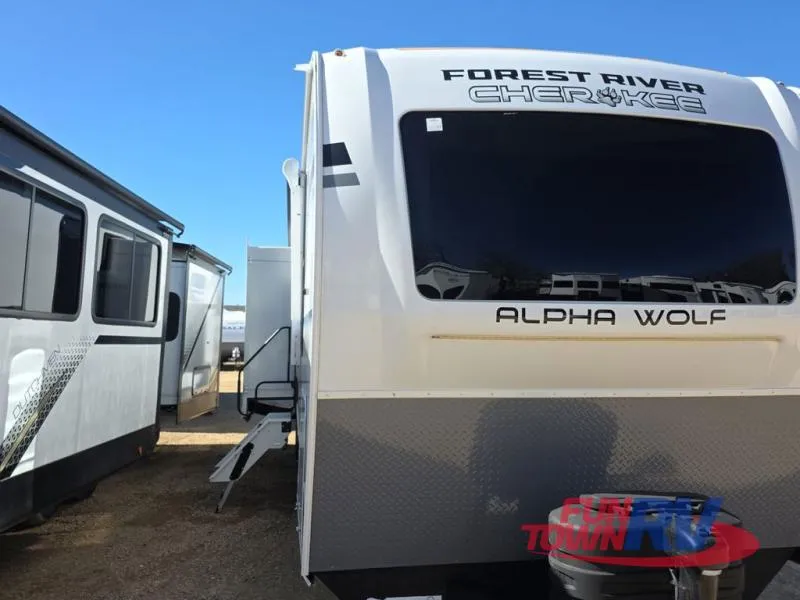 2026 Forest River Cherokee Alpha Wolf 33BH - Photo 3
