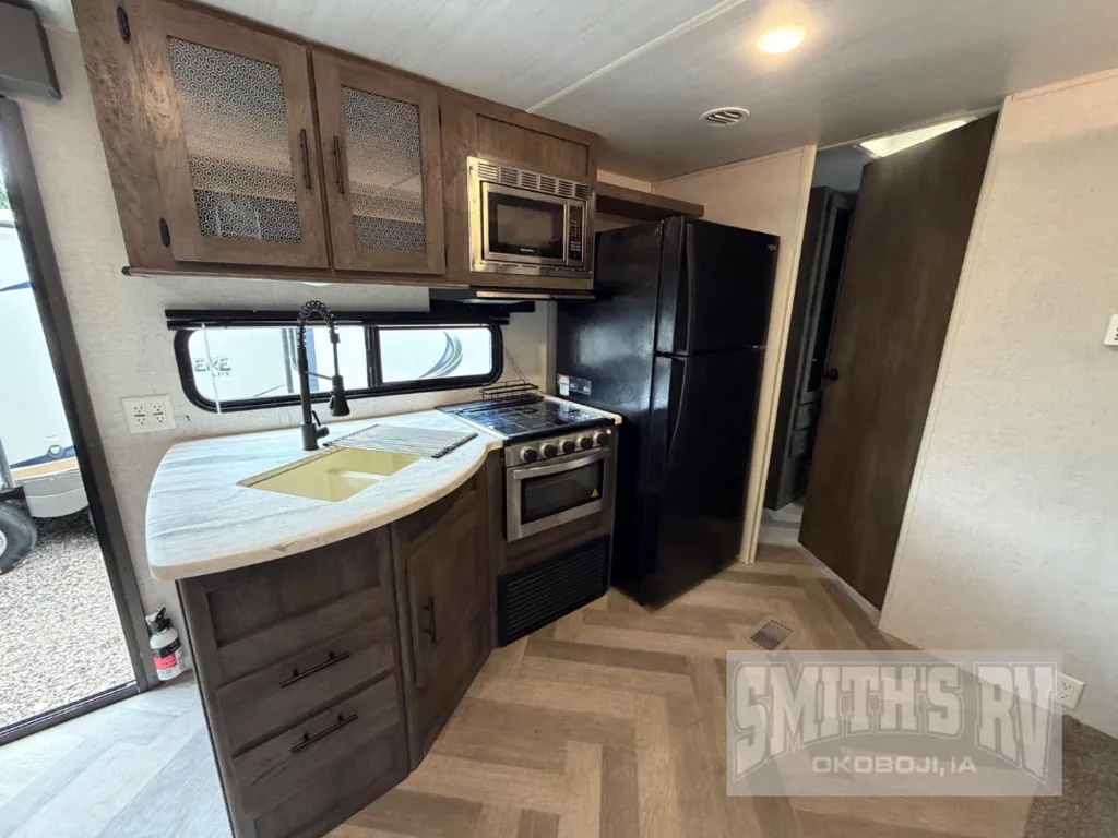 2021 Forest River Wildwood 37BHSS2Q, Photos photo 8