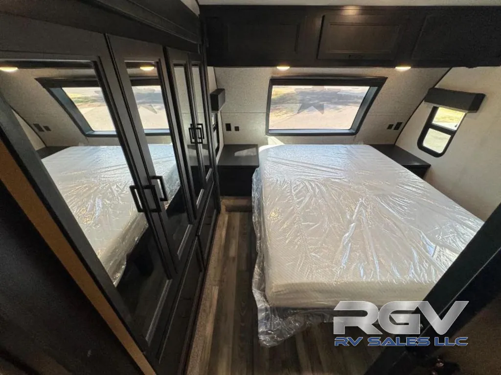 2022 Highland Ridge Silverstar XLT 354MBH, Photos photo 35