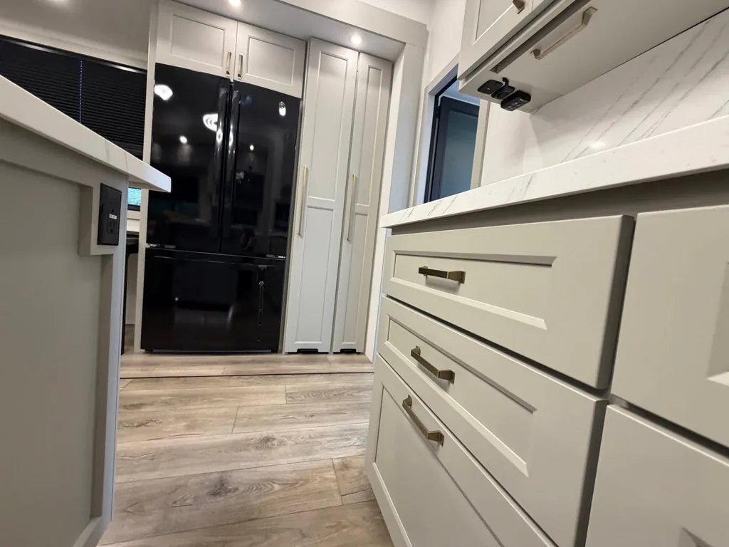 2026 Brinkley Model G 3970, Photos photo 12