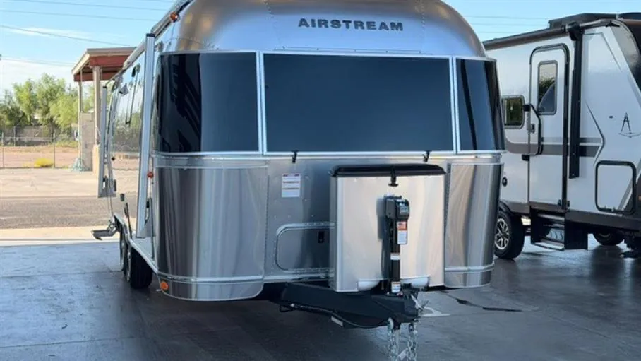 2027 Airstream Globetrotter 27FB - Photo 2