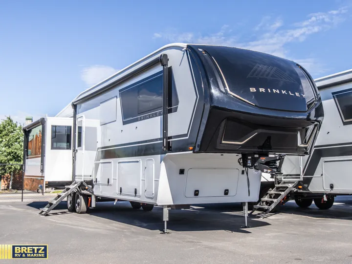 2027 Brinkley Model Z 3610 - Photo 2