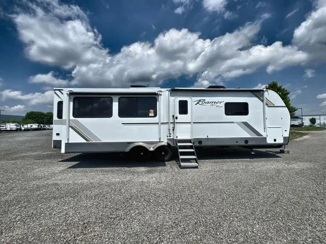 2027 Highland Ridge Roamer Light Duty 29RLTS - Photo 2