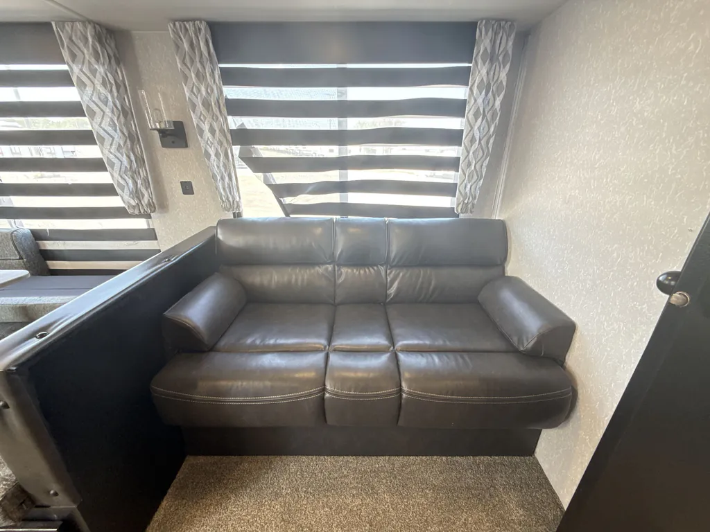 2022 Forest River Cherokee 264DBH, Photos photo 15