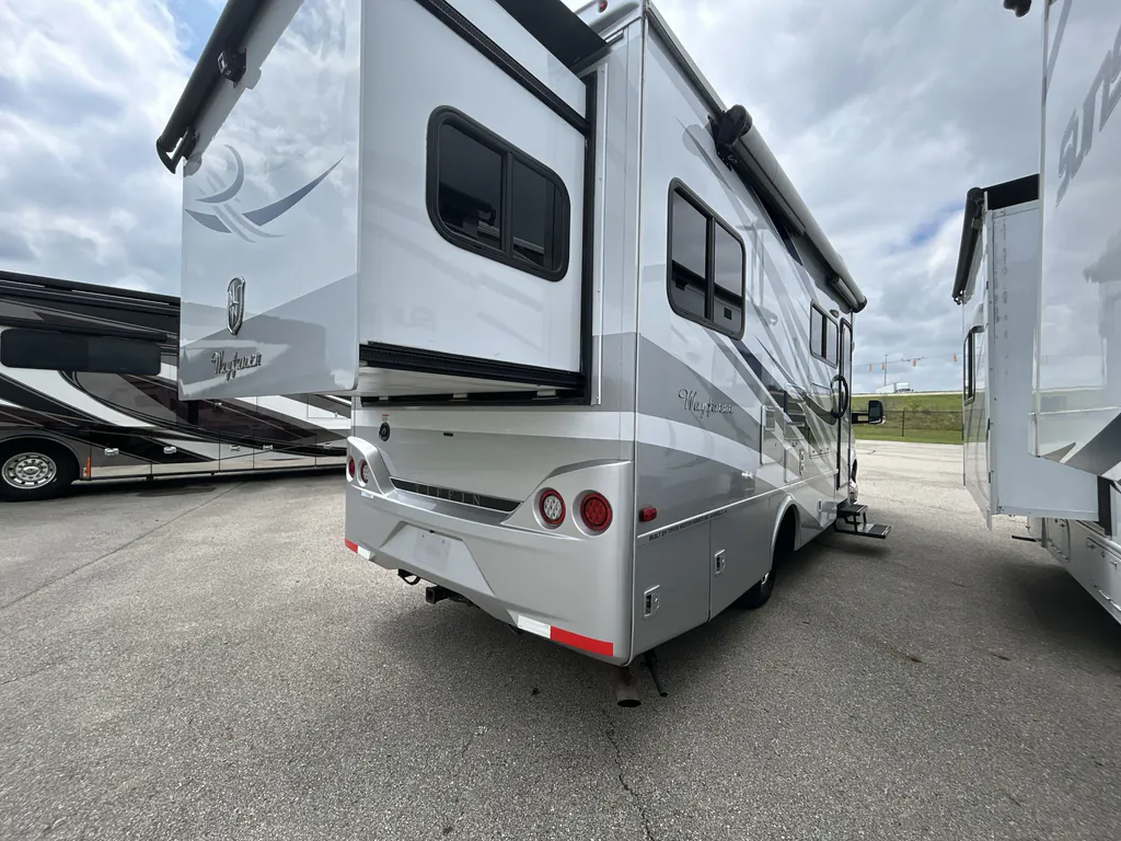 2018 Tiffin Wayfarer 24 QW, Photos photo 3