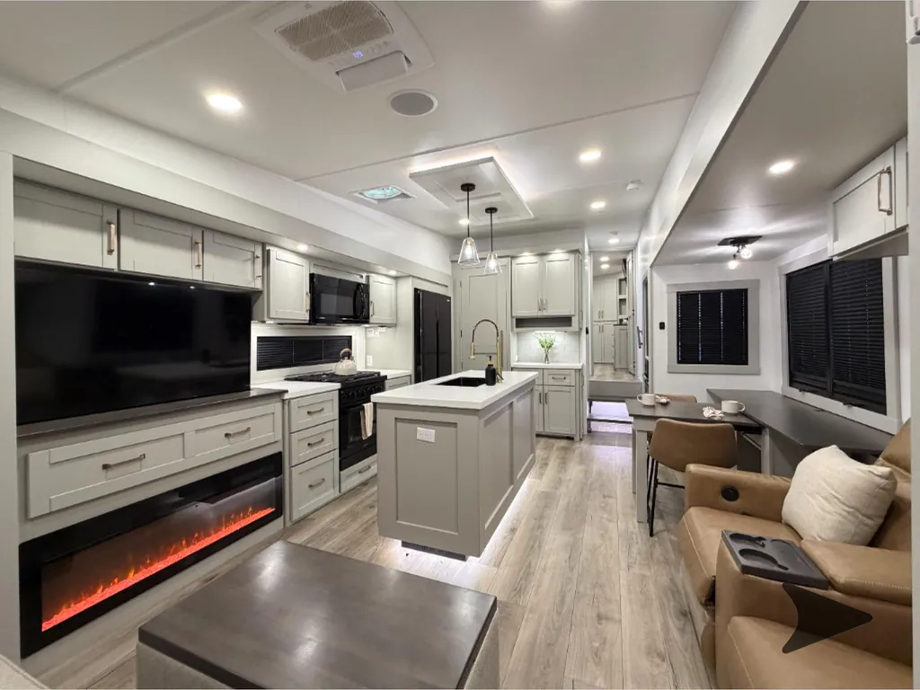 2025 Brinkley Model Z 3100, Photos photo 29