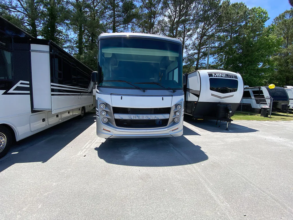2026 Entegra Coach Vision XL 36C, Photos photo 4