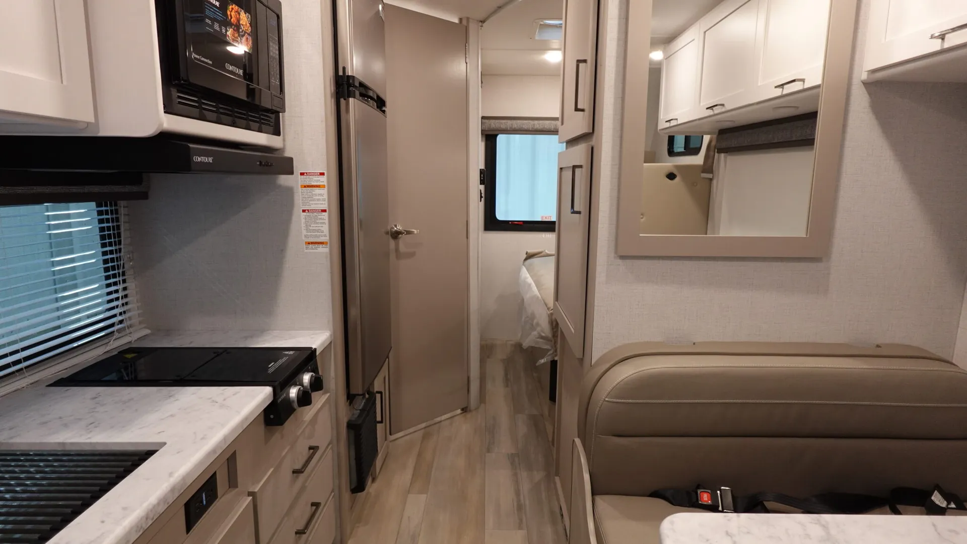 2026 Thor Motor Coach Pasadena SE SZ22 Chevy - Photo 3