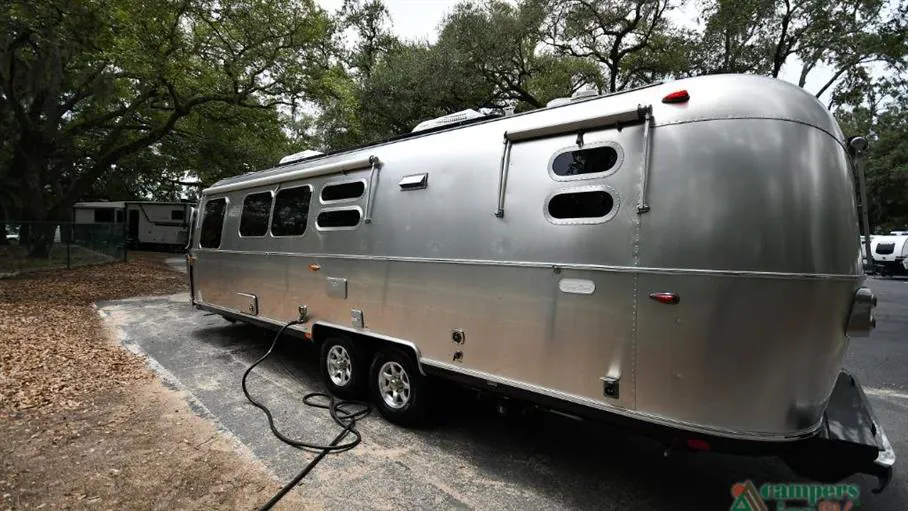 2023 Airstream Flying Cloud 30FB Office, Photos photo 6