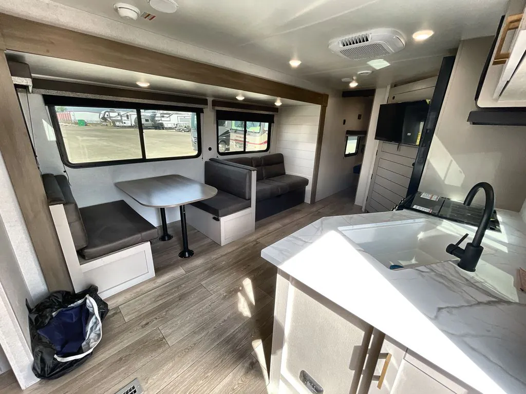 2027 Jayco Jay Flight 263BHSW - Photo 4