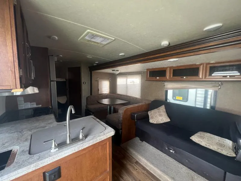 2016 Forest River Vibe 272BHS, Photos photo 4