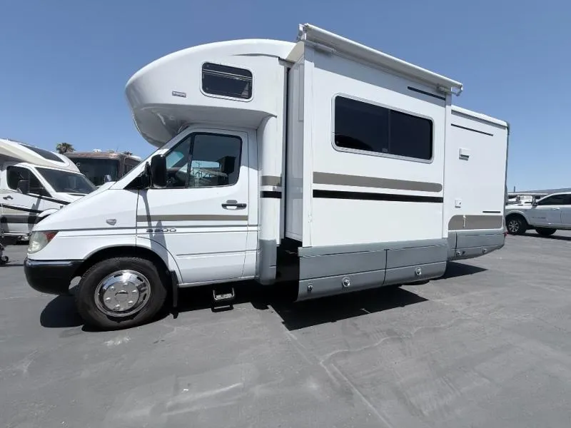 2006 Winnebago View 23H - Main photo