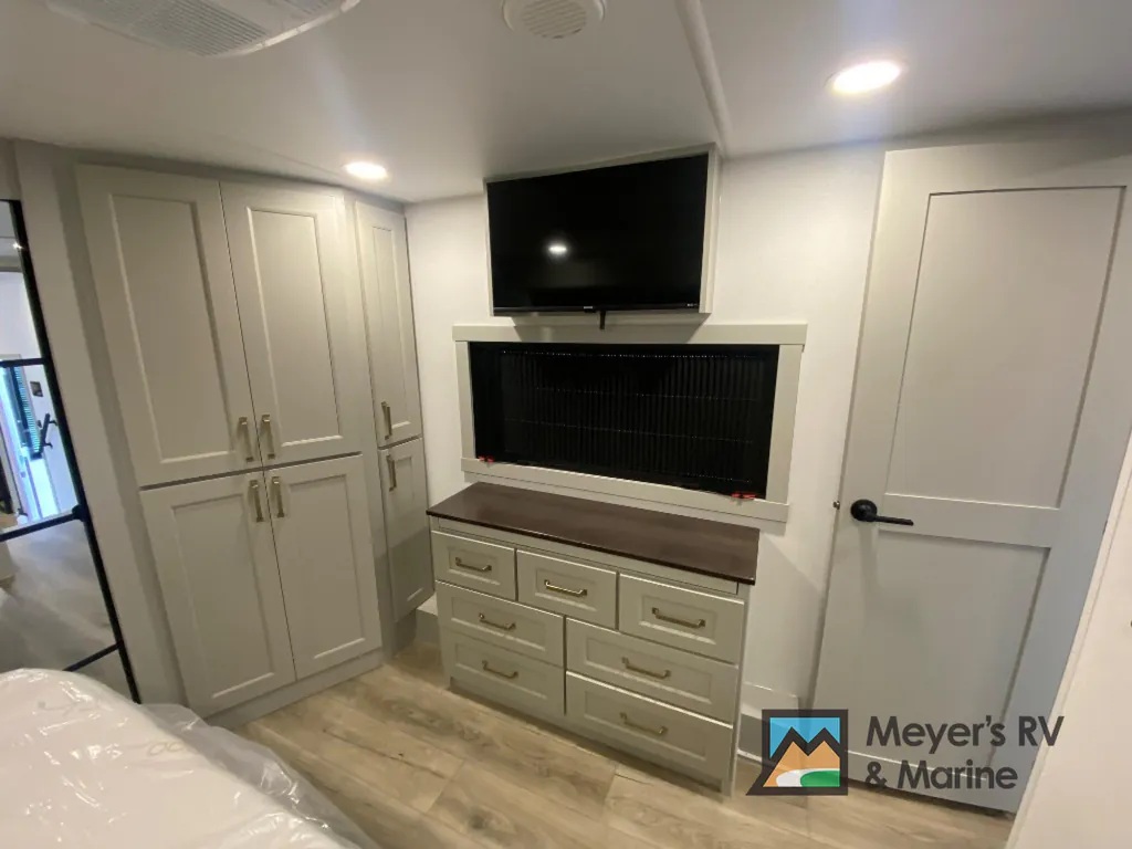 2026 Brinkley Model G 4100, Photos photo 24