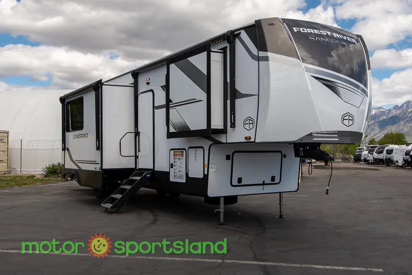 2026 Forest River Sandpiper 3710HBFB - Photo 2