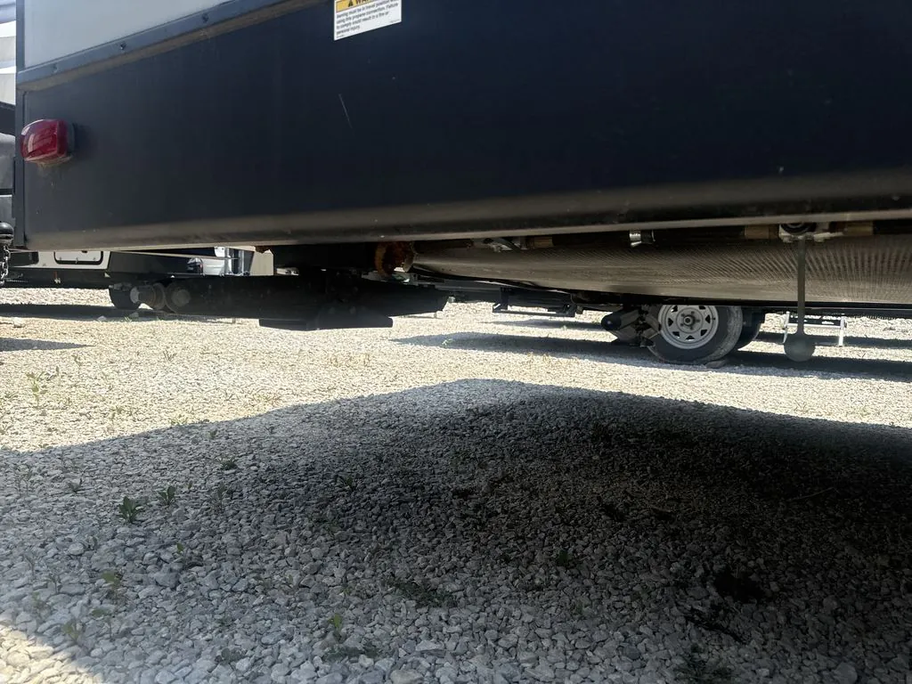 2018 Forest River RV Surveyor Legend 295QBLE — Photo 7