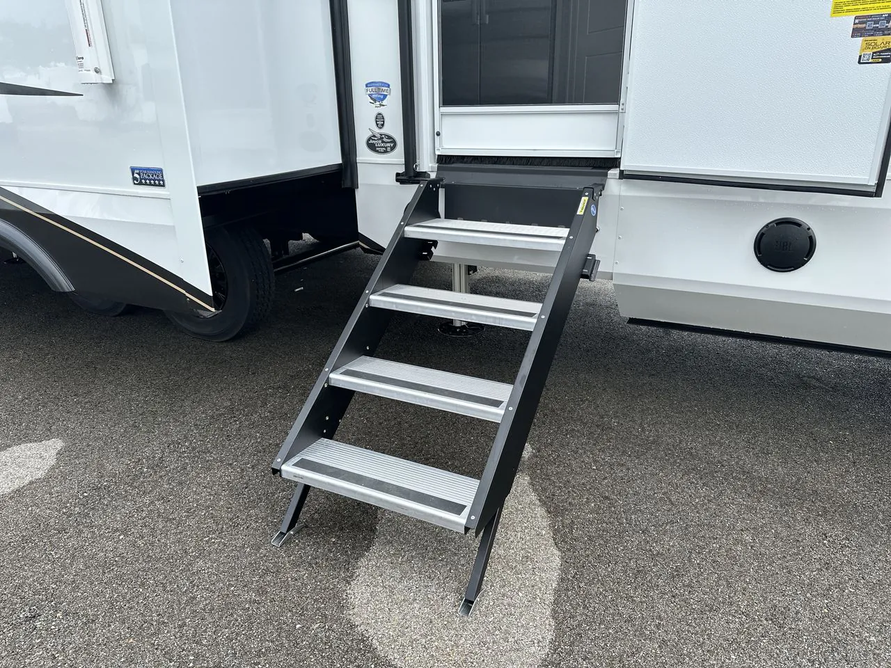 2027 Jayco Pinnacle 39FBRL - Photo 3