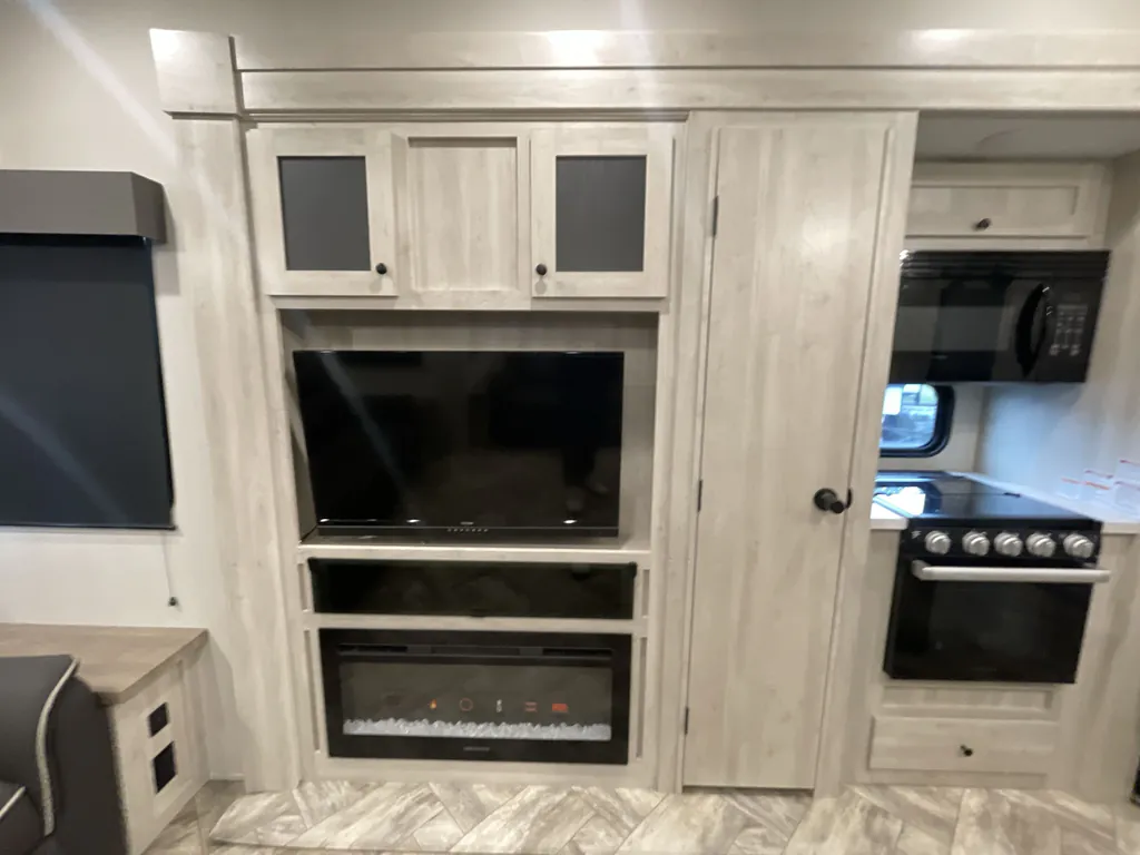 2023 Forest River Wildcat 369MBL, Photos photo 23