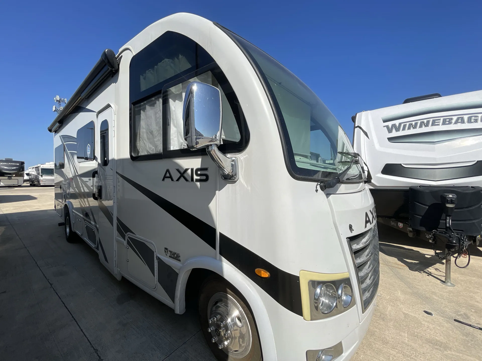 2024 Thor Motor Coach Axis 25.7 - Photo 2