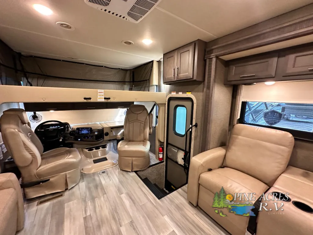 2022 Thor Motor Coach Challenger 35MQ, Photos photo 20